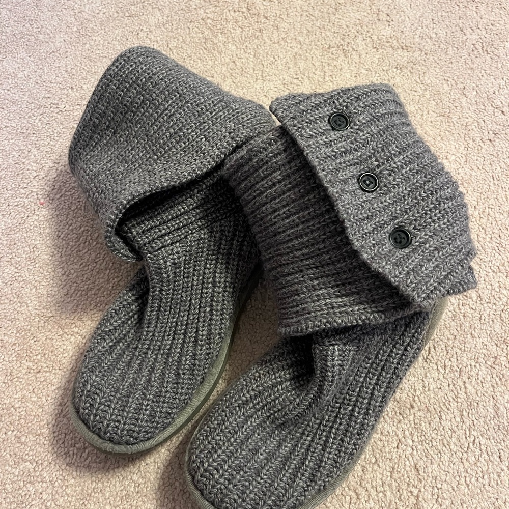 Gray Knit Buttoned Slipper Socks